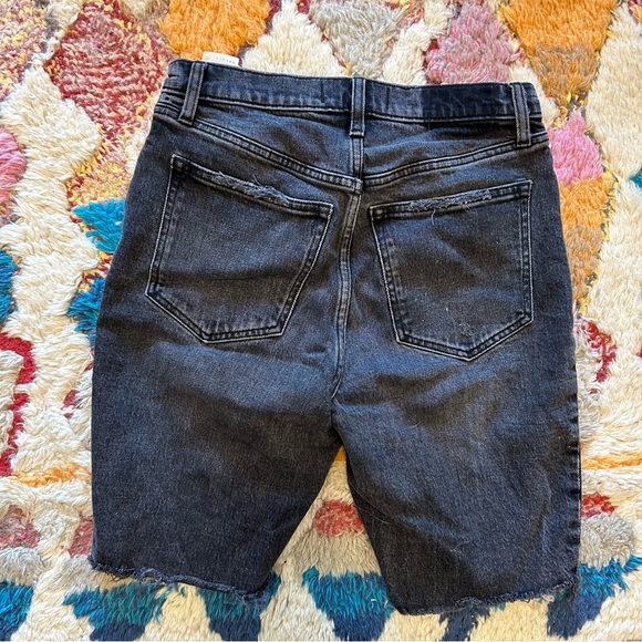 Abercrombie | High Rise 9” Short - Picture 2 of 3